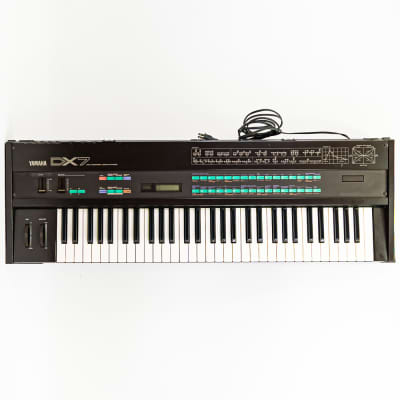 Yamaha DX7 Synthesizer / Keyboard Revive the Classics with Timeless FM Synthesis
