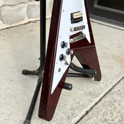 Gibson Flying V 2018 left handed - Aged Cherry - w/ factory photo image 5