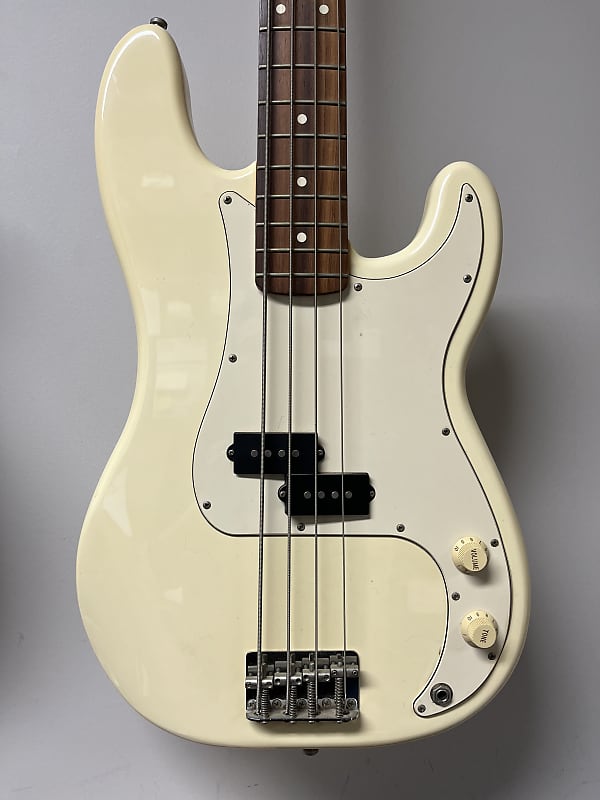 Fender Precision Bass 1990's | Reverb