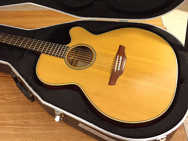 Takamine EG 40C Cedar top