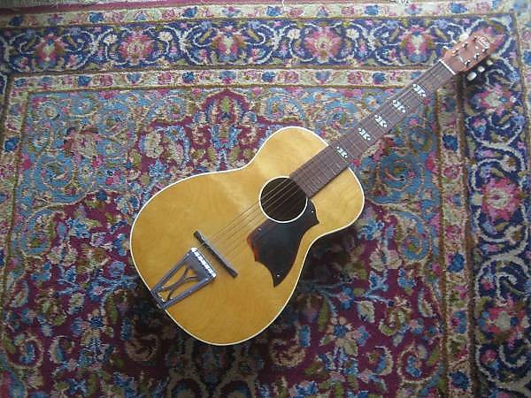 Vintage 1960s Harmony Stella H6128 Parlor Guitar (Silvertone