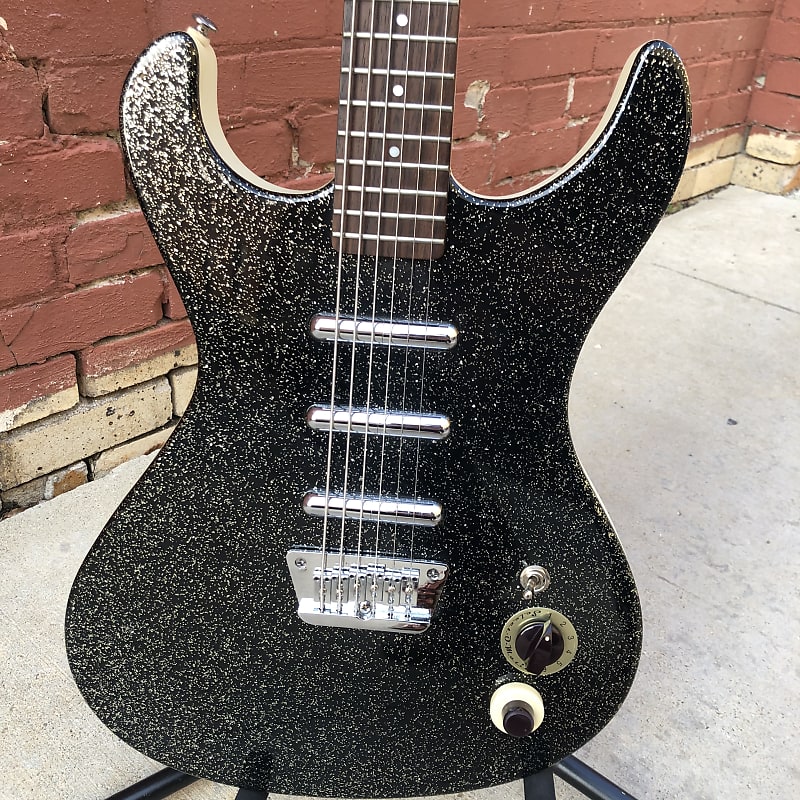 Danelectro Hodad Baritone Guitar Bass VI Black Gold Flake Mosrite