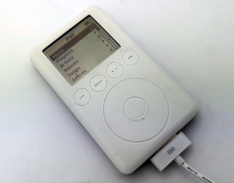 Apple iPod Classic 3rd Generation 20GB White (A1040