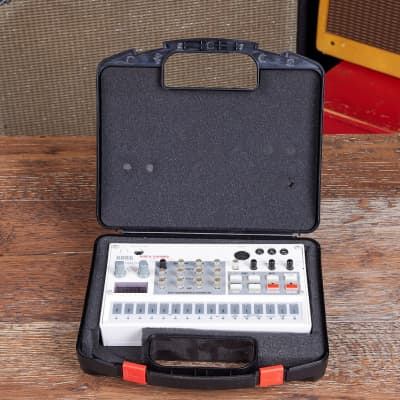 Korg Volca Sample Sequencer groovebox sample instrument