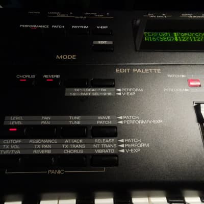 Roland JV-1000 76-Key Music Workstation Mint 1993 - 1995 Black image 4