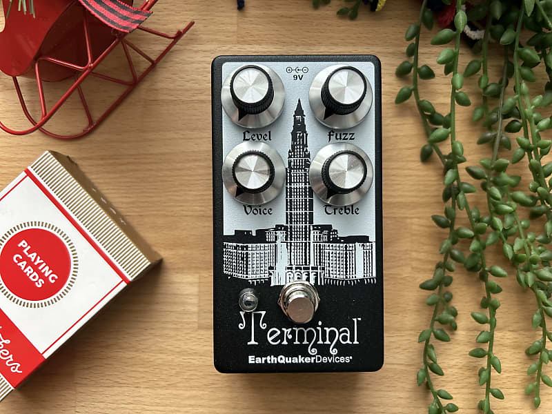 EarthQuaker Devices Terminal Destructive Fuzz Device V2