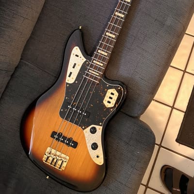 fender jaguar bass sunburst