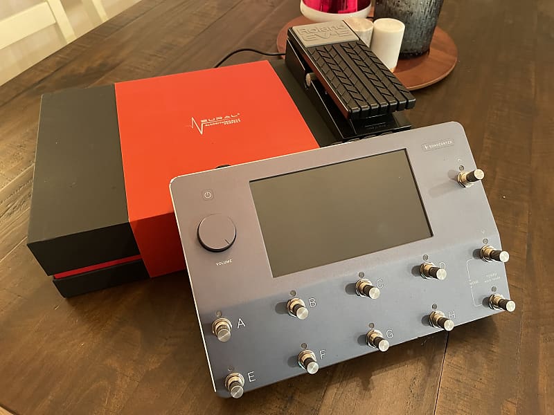 Neural DSP Quad Cortex Mint w/ Box & Roland EV5 Volume Pedal Reverb