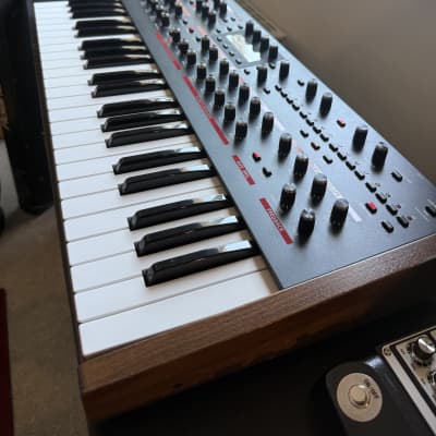 Dave Smith Instruments Pro 2 44-Key Monophonic / Paraphonic Synthesizer 2014 - 2018 - Black with Wood Sides