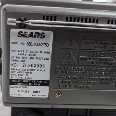 Sears 5 Inch Portable Color TV VHF UHF, AM/FM Radio SR3000 Model 580 - WORKING image 11