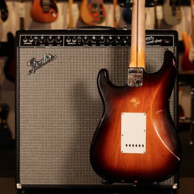 Fender Custom Shop LTD 1956 Relic Stratocaster - Wide Fade 2-Tone Sunburst image 5
