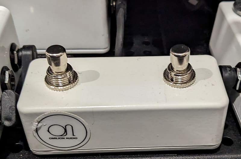 Omilion Audio TRS Dual Footswitch for HX Stomp White Reverb