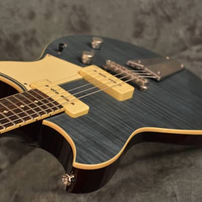 Yamaha RS502TFM Revstar Faded Japanese Denim Flame Maple Top