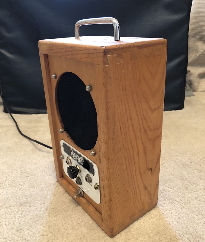 Dwarf Guitar amp 1970's Oak -re-capped and serviced