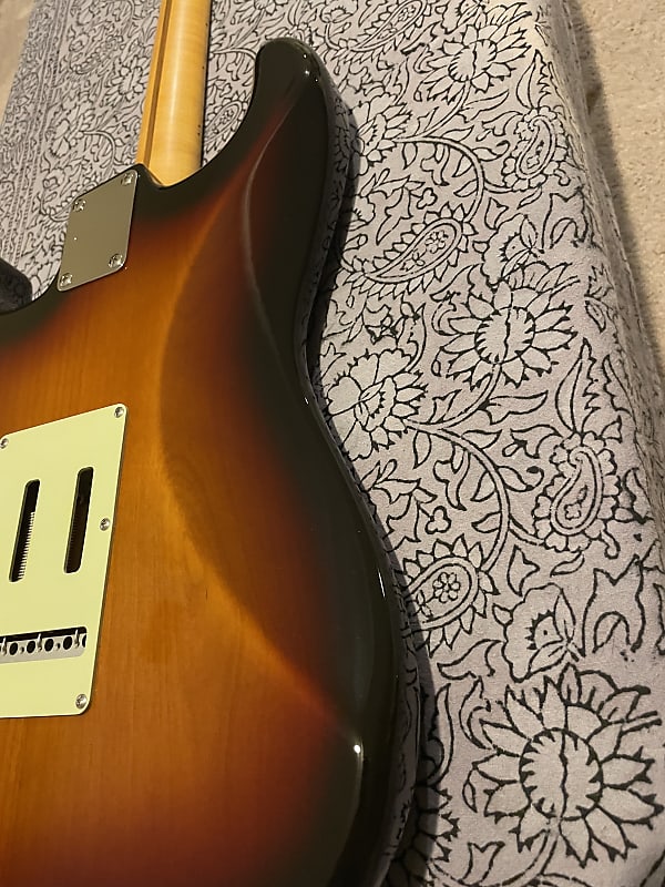 History TH-SV M Three Color Burst | Reverb