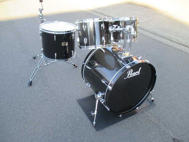 Hanging shop floor tom