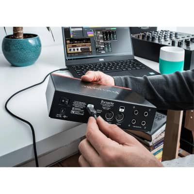 Focusrite Clarett 2Pre USB 10-In/4-Out Studio Recording Audio Interface Package image 7