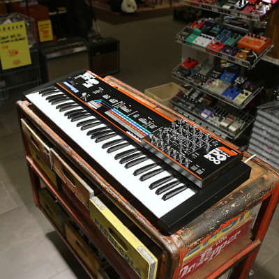 Roland JX-3P 61-Key Programmable Preset Polyphonic Synthesizer with PG-200 Programmer 1983 - 1985 - Black