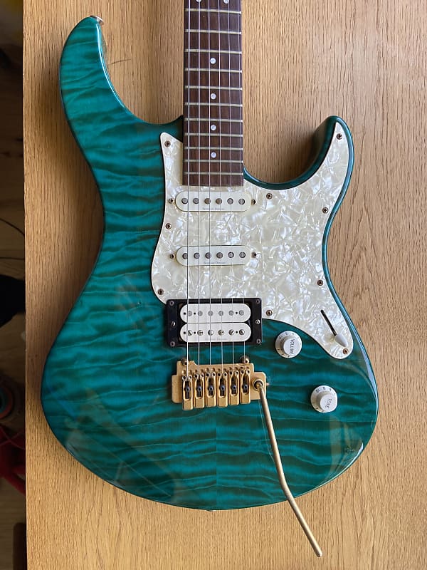 ギター Yamaha Pacifica 812WX Yamaha Pacifica 812WX | Specifications