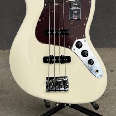 Fender American Professional II Fretless Jazz Bass Olympic White w/Case 8.7 lbs image 2