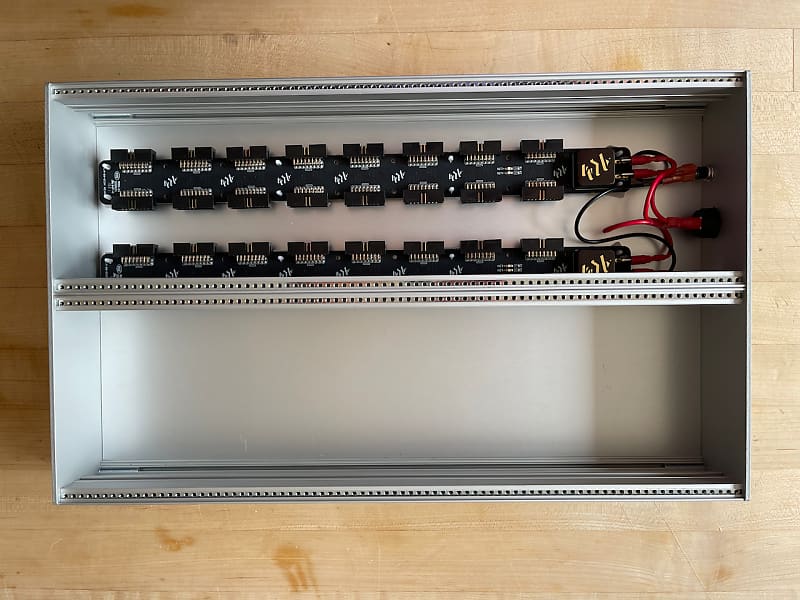 ALM Busy Circuits/ 84HP 6U Case モジュラーシンセ ALM Busy Circuits 84HP 6U Eurorack Powered Case Assembled