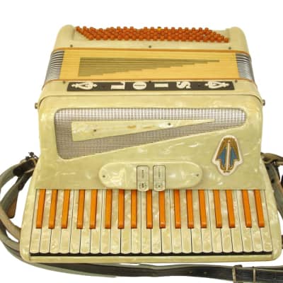 AS IS Lois Accordion, Pearl w/ Case image 1