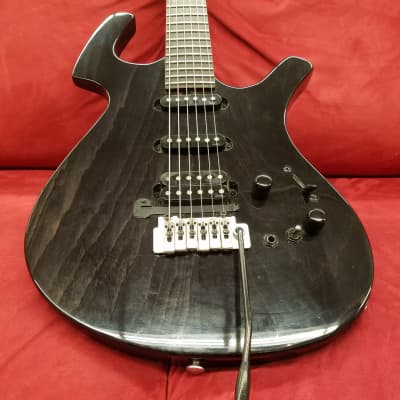 Parker P-40 Electric Guitar HSS with piezo pickup Trans