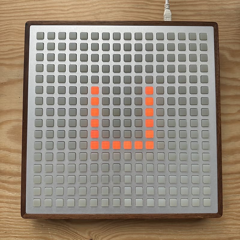 Monome Grid 256 NON-VARIBRIGHT 2010 - Walnut