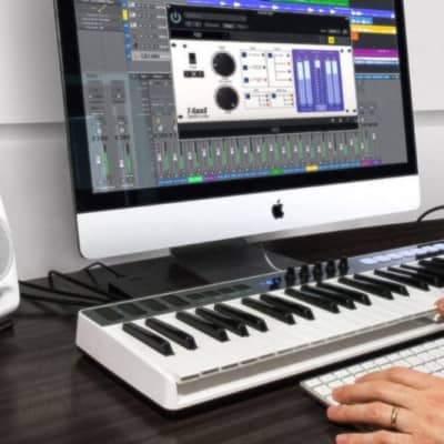 IK Multimedia iLoud Micro Monitor - White image 7