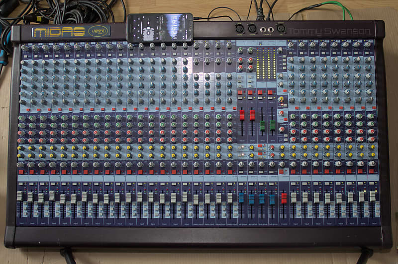 MIDAS Venice320 32チャンネルアナログミキサ Midas-Venice-320-image