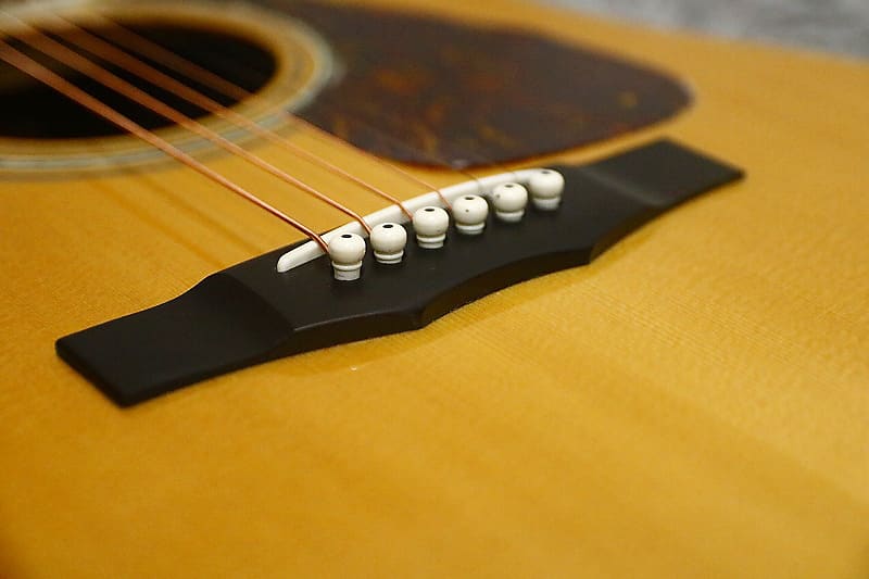 Near mint! Morris M603 Solid Spruce top/Boribian Rosewood