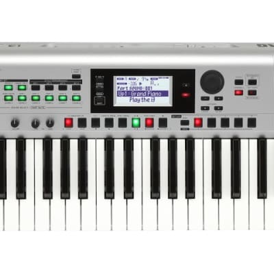 Korg i3 Music Workstation 61 keyboard Silver open box