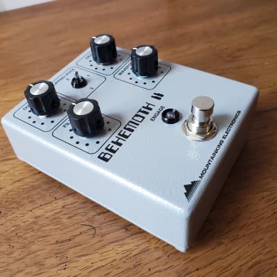 Mountainking Electronics Behemoth II - bass/guitar booster-tube overdrive-distortion-compressor image 2