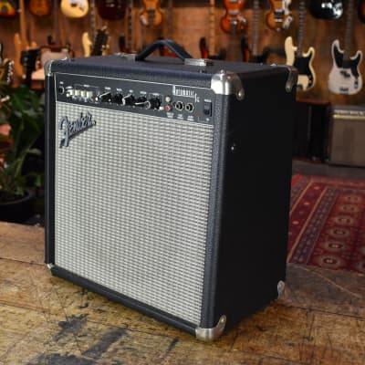 Fender Automatic SE 25 watt 1x12