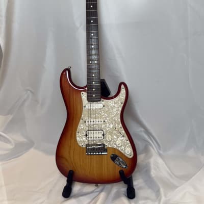 その他 fender american deluxe strat N3 Fender American Deluxe Stratocaster N3 Amber RF 2011 [SN
