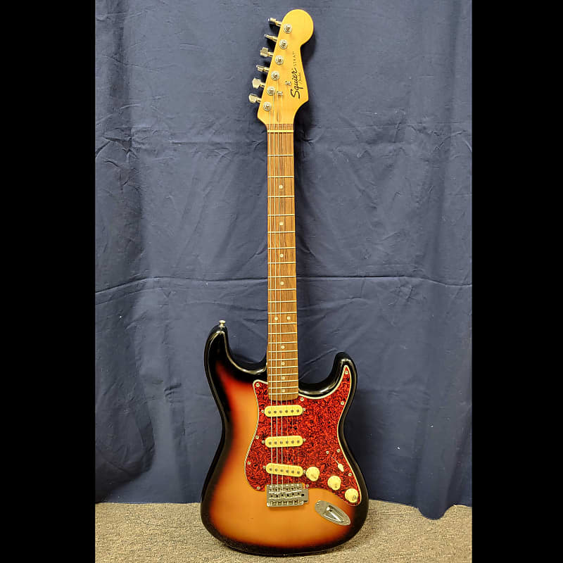 【人気のCAR】Squier by fender ストラトキャスター　2004年 人気のCAR】Squier by fender ストラトキャスター 2004年 - メルカリ