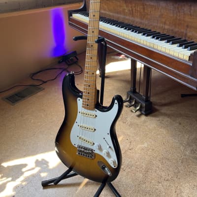 Fernandes The Revival '57 Stratocaster MIJ Tobacco Sunburst