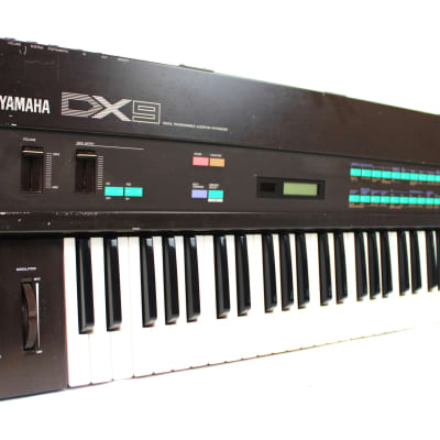 Yamaha DX9 Vintage FM Synthesizer 61 Keys Keyboard image 2