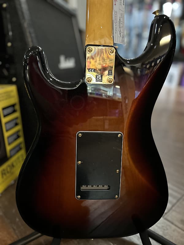 Fender Stevie Ray Vaughan Stratocaster with Pau Ferro 3