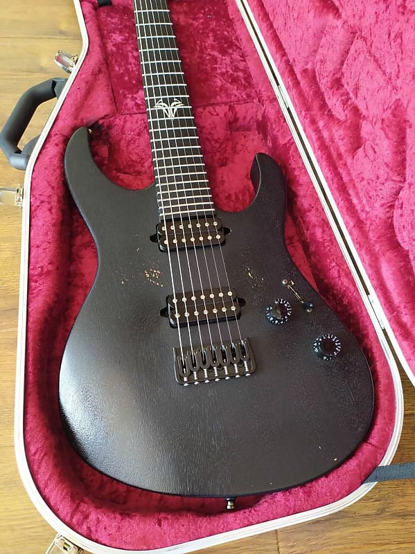 Suhr Modern Satin Black 7 Guitar - MS7 | Humbucker Music