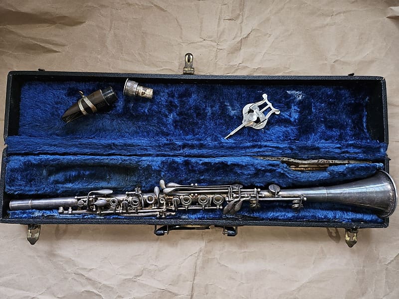 Cavalier Elkhart metal clarinet, USA, Silver-finish