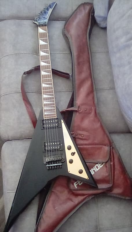 Fernandes Limited Edition Flying V Late 80's Black/Gold