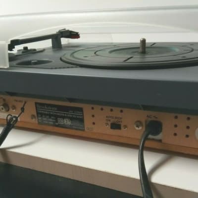 Brookstone iConvert USB SD Turntable Record Player Tuner Reverb