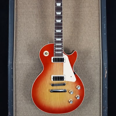 2021 Gibson Les Paul Deluxe - Beautiful Guitar! - Iconic Look and Tone image 2