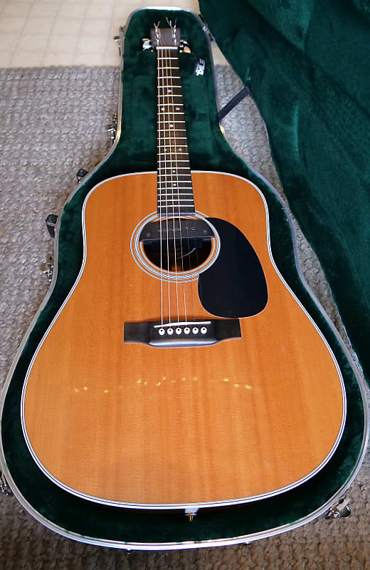 Martin D 28 with Sunrise S 2 Soundhole Pickup