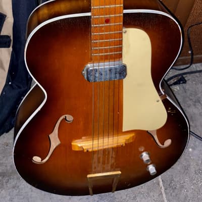 Kay value leader 2 pickup sunburst | Reverb