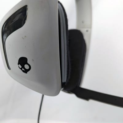Skullcandy SLYR Wired Gaming Headset with Mic in White/Black image 11