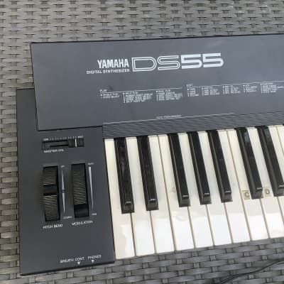 Yamaha DS55 synthesizer/ vintage made in Japan / FM sounds / DS 55 synth