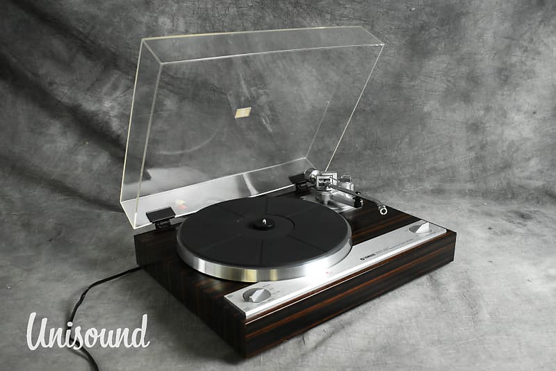 Yamaha YP-D71 Direct Drive Quartz Locked Turntable Record Player