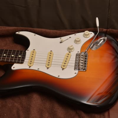 Squier By Fender Stratocaster Made In Japan - Squier By Fender Stratocaster Made In Japan -